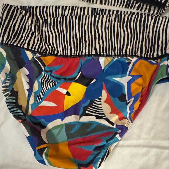 Colorful & FUN Patterned Bikini by BLUE ROD BEATTIE really FLATTERING- zoom in👀 - Picture 11 of 14